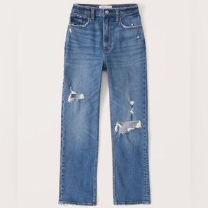 Abercrombie & Fitch Ultra High Rise, Ankle Straight. Medium Wash. size 31/12r
